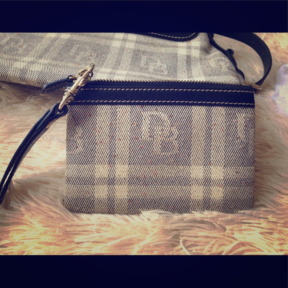Dooney & Bourke matching bag & coin purse